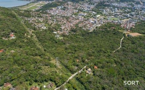 Terreno de 30.311,25m² em Florianópolis Terreno de 30.311,25m² em Florianópolis