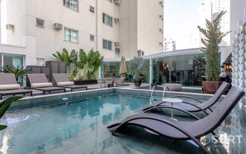 Apartamento Diferenciado com 3 dormitórios sendo 2 suítes e 2 vagas no Centro de Balneário Camboriú Apartamento Diferenciado com 3 dormitórios sendo 2 suítes e 2 vagas no Centro de Balneário Camboriú