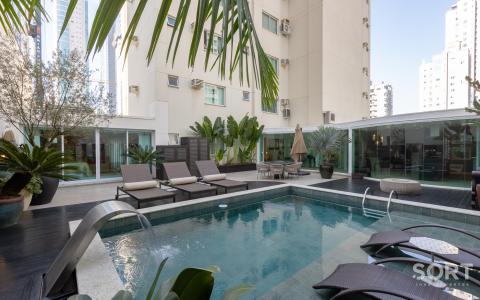 Apartamento Diferenciado com 3 dormitórios sendo 2 suítes e 2 vagas no Centro de Balneário Camboriú Apartamento Diferenciado com 3 dormitórios sendo 2 suítes e 2 vagas no Centro de Balneário Camboriú