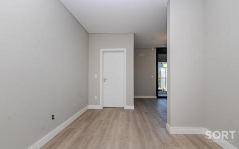 Casa no Condomínio Reserva com 2 Suítes, 2 Demi suites, 5 banheiros sendo 1 lavado, vagas de garagem, piscina, em Balneário Camboriú Casa no Condomínio Reserva com 2 Suítes, 2 Demi suites, 5 banheiros sendo 1 lavado, vagas de garagem, piscina, em Balneário Camboriú