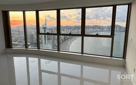 Vista da sala Apartamento no Edifício Yachthouse by Pininfarina mobiliado Vista da sala Apartamento no Edifício Yachthouse by Pininfarina mobiliado