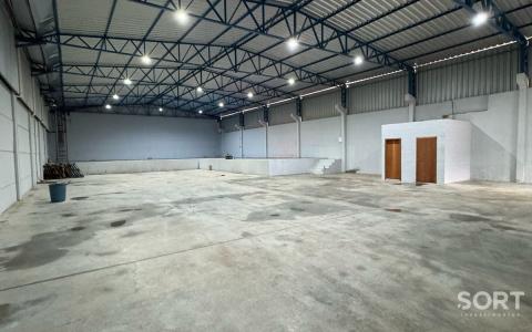 Galpão para locação com 750m² em Itaipava Galpão para locação com 750m² em Itaipava