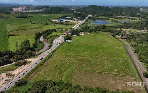 Terreno á venda com 570.000,00 m² em frente a rodovia BR280 em Araquari Terreno á venda com 570.000,00 m² em frente a rodovia BR280 em Araquari