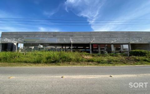 Galpão Logístico á venda de 5.200 m² Galpão Logístico á venda de 5.200 m²