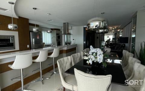 Apartamento frente mar no Edifício Gran Felicitá Apartamento frente mar no Edifício Gran Felicitá