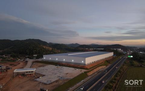 Galpão logístico para locação em Itajaí (SC) Galpão logístico para locação em Itajaí (SC)